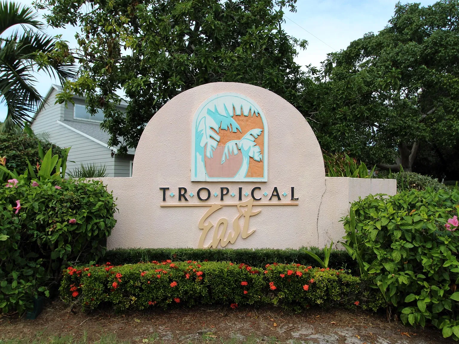 2 bed, 2.0 bath, 1181 sqft, $1,900 — Photo 2