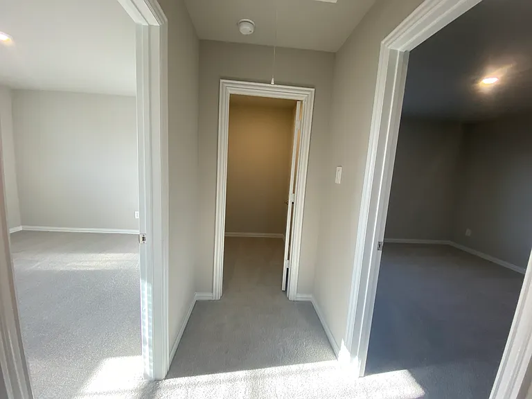2129 Mustang Way — Photo 31