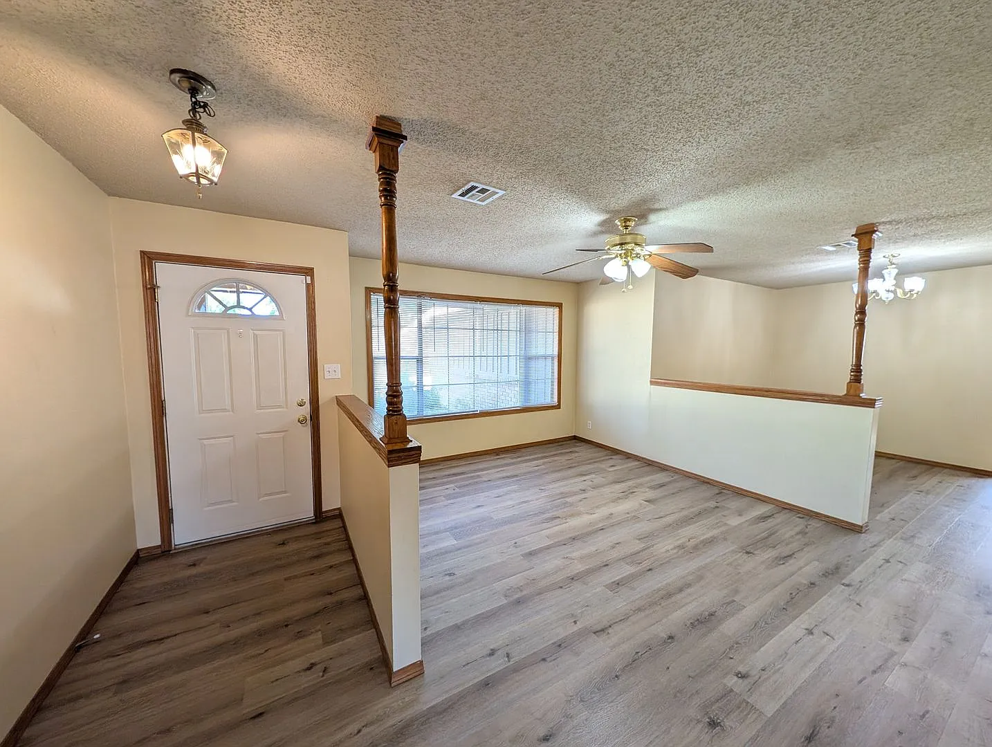 Spacious 3 bedroom home — Photo 2