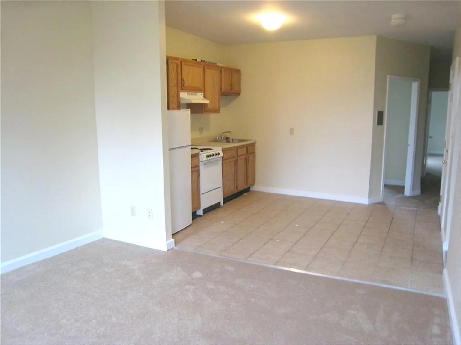 2 bed, 825 sqft, $3,300 — Photo 3