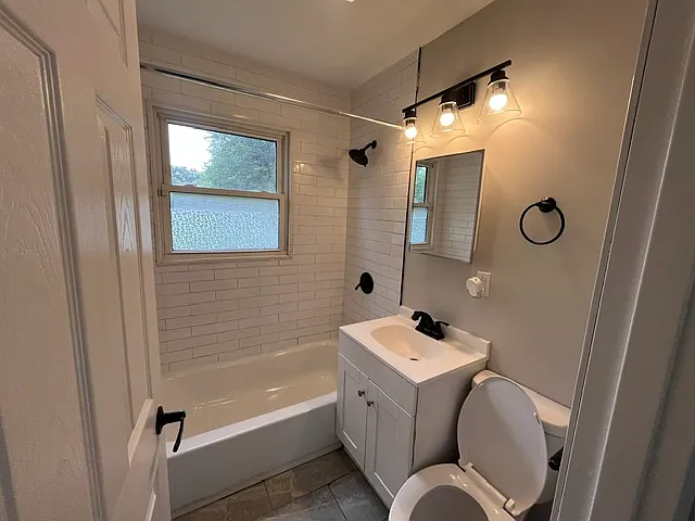 3130 Dresden St — Photo 13