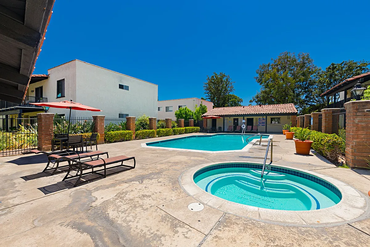 Building Photo - Mission Plaza Apartment Homes