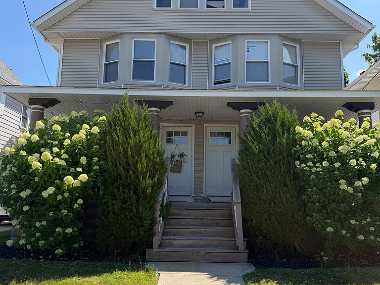 1295 Warren Rd — Photo 1