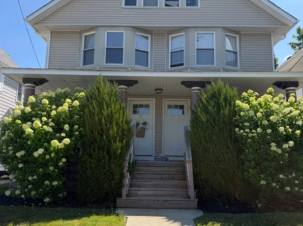 1295 Warren Rd, Lakewood, OH 44107