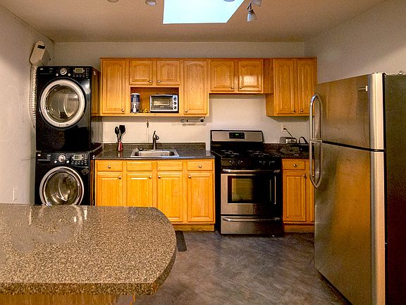 2nd image of 810 De Kalb Ave #3B