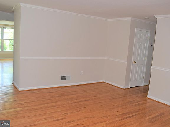 3rd image of 6420 Potomac Ave