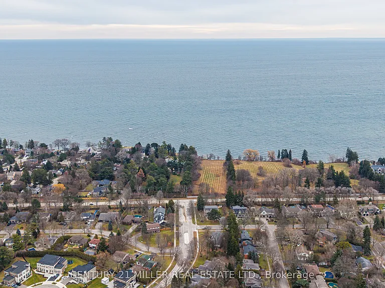 163 Castle Cres — Photo 46