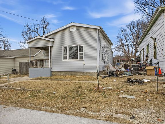 3rd image of 1311 Monterey St