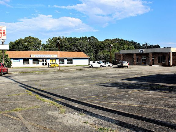 2nd image of 2808 E Lamar Alexander Pkwy