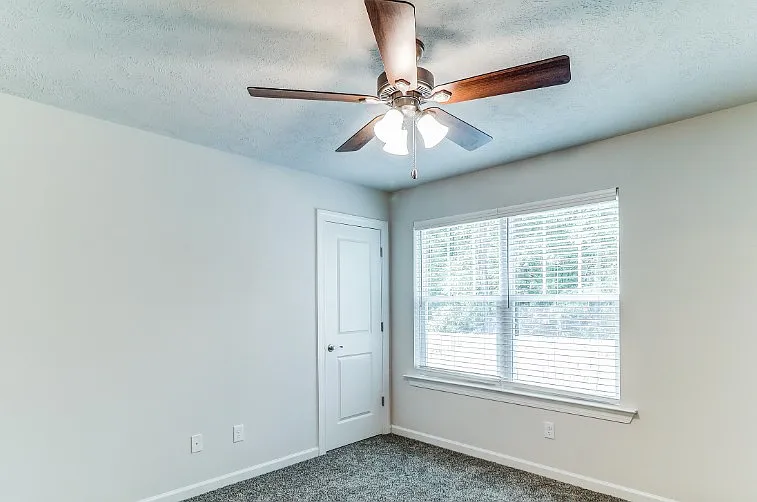 Brighton Park Apartments — Photo 32