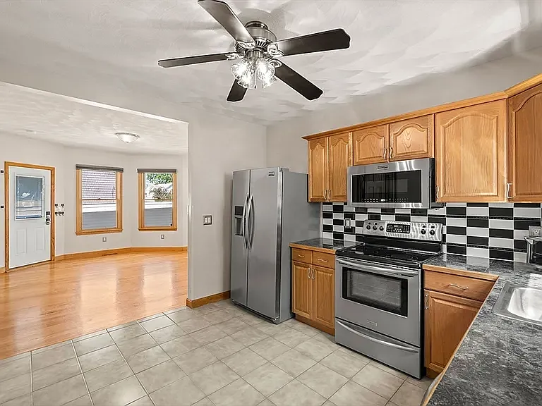 2 bed, 820 sqft, $3,000 — Photo 4