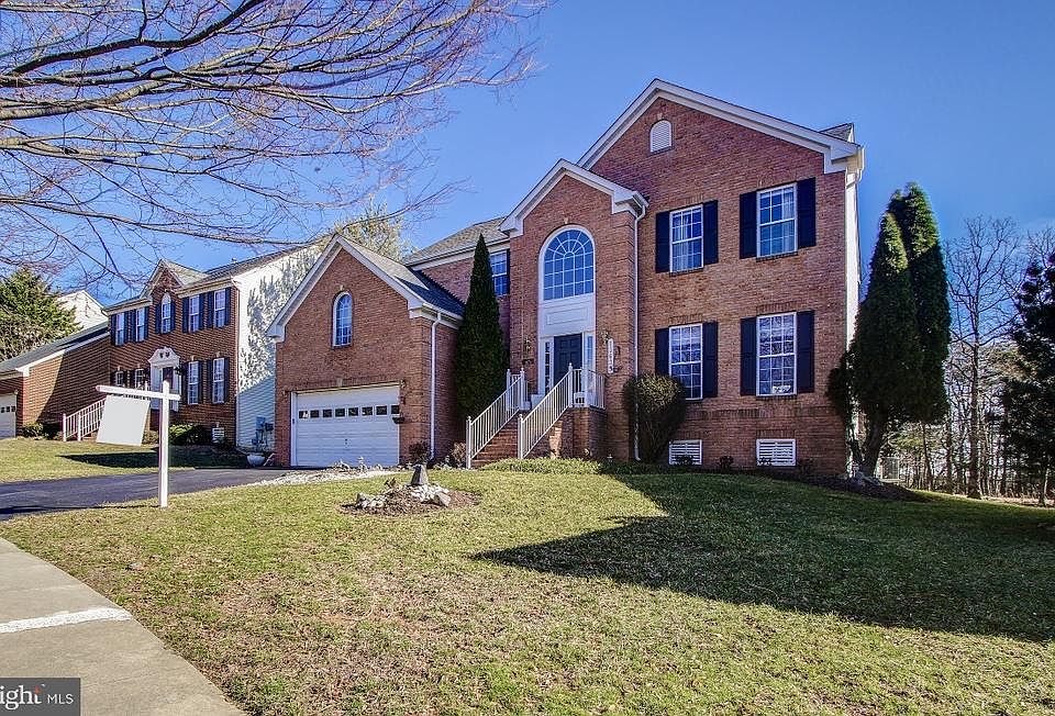 1st image of 13639 Valley Oak Cir