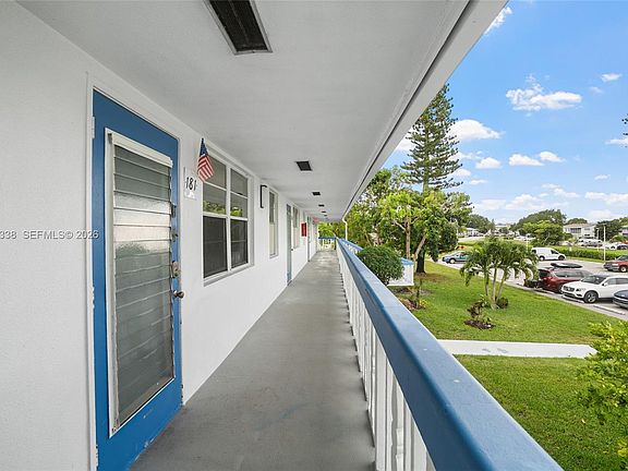 3rd image of 181 Lyndhurst #181-L