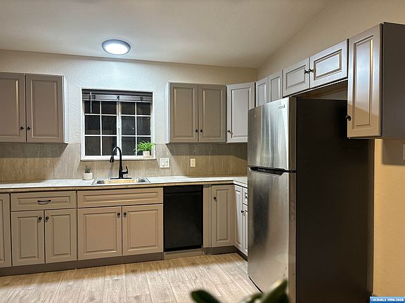 3rd image of 2411 N Todd Cir