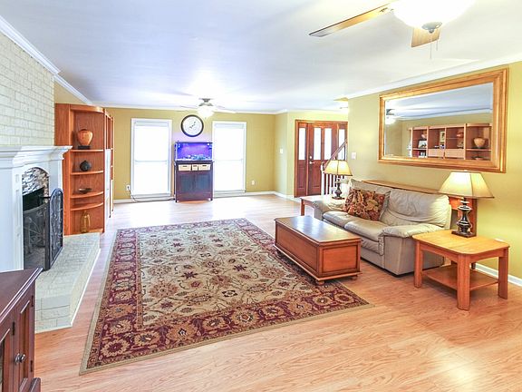 5th image of 818 Brightmoor Dr