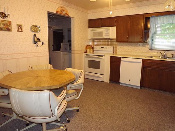 4th image of 1184 Riverlane Dr