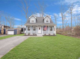116 Baybright Dr E, Shirley, NY 11967