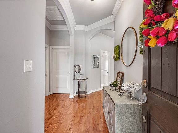 3rd image of 3901 Lienz Ln