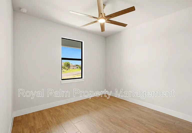 3518 NE 21st Pl — Photo 25