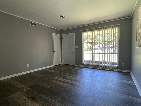 3rd image of 1030 Lynwood Dr