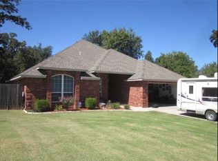 1821 Country Club Rd, Newcastle, OK 73065