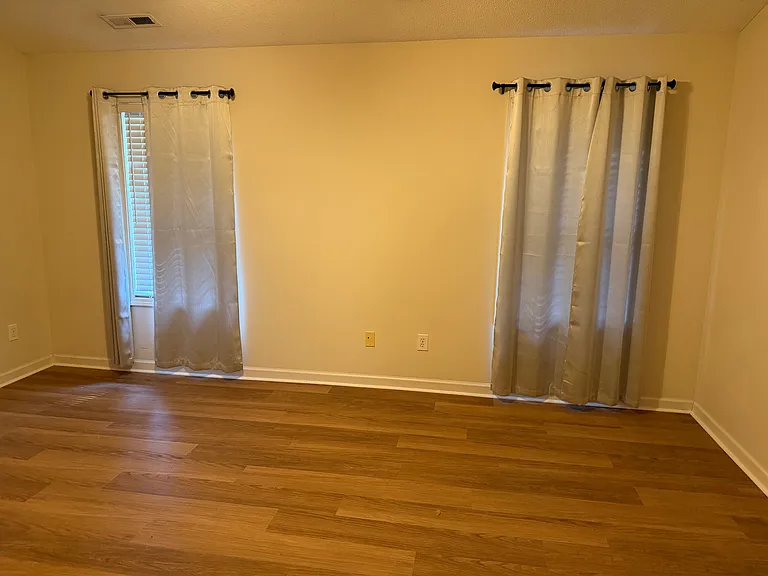1415 Waterford Green Dr — Photo 11