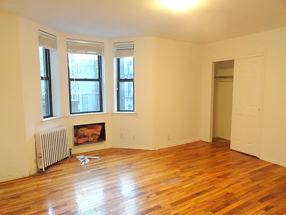 3rd image of 205 W 79th St APT 4D