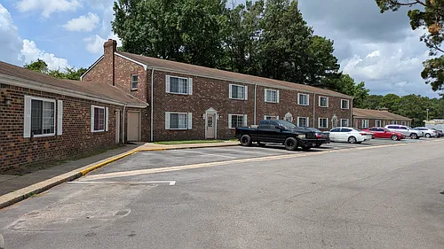 THE OCONEE SHORES APARTMENTS Photo 1