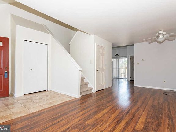 3rd image of 1502 Saint Johnsbury Ct