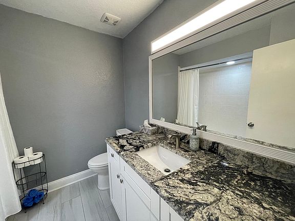 3rd image of 6401 Brook Hollow Ct