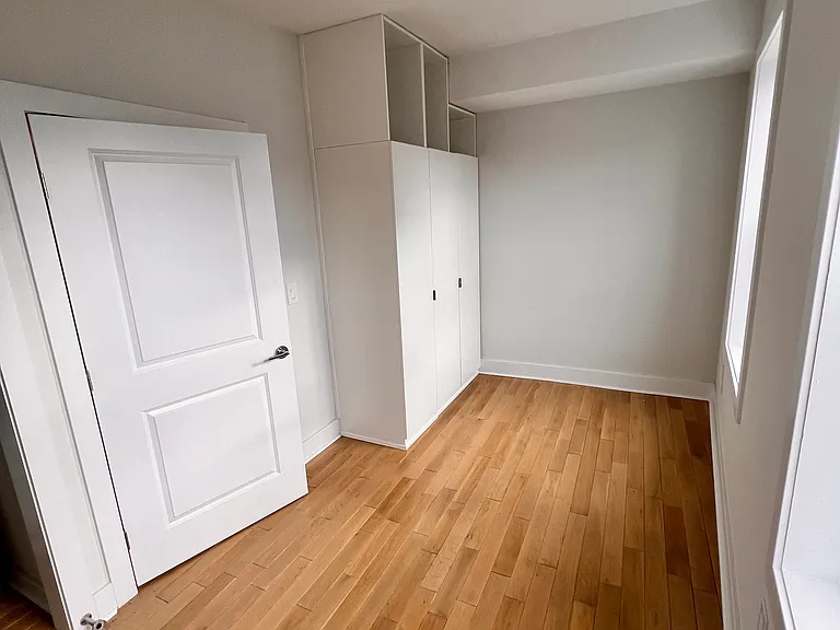 684 Summit Ave #4 — Photo 7