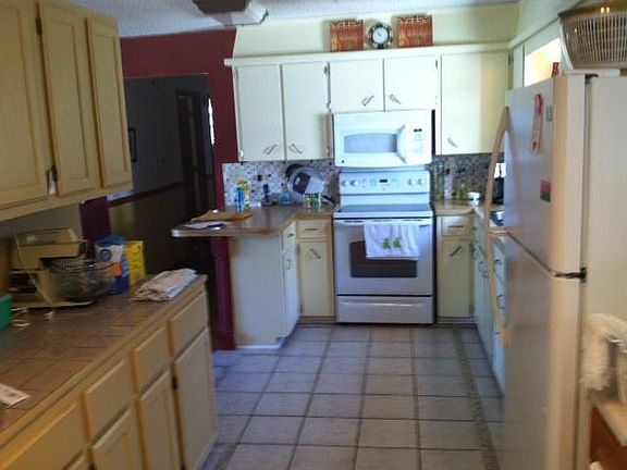 3rd image of 451 Elmwood Ln
