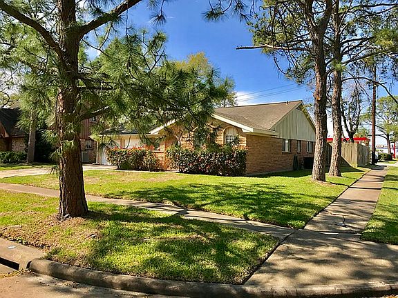 2nd image of 1902 Ashford Hollow Ln