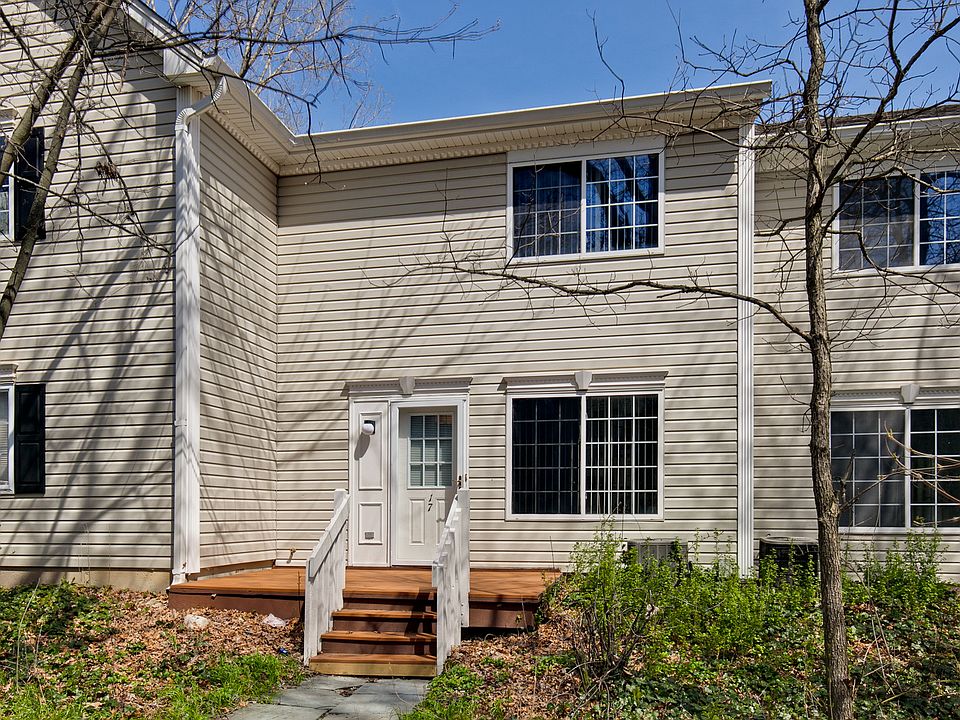 1st image of 17 N Macgillis Dr