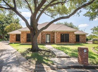 4702 Parliament Ct, Arlington, TX 76017