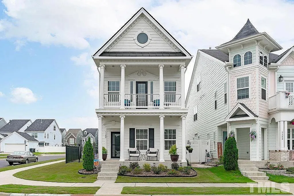 4 bed, 3.5 bath, 2433 sqft, $2,845 — Photo 1