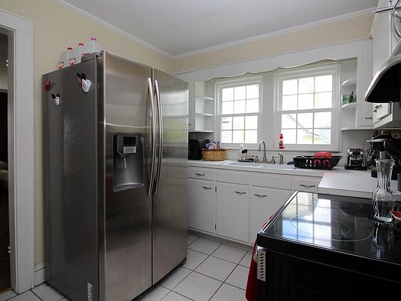 5th image of 203 Westwood Dr