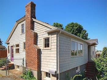 2nd image of 3011 E Pike St