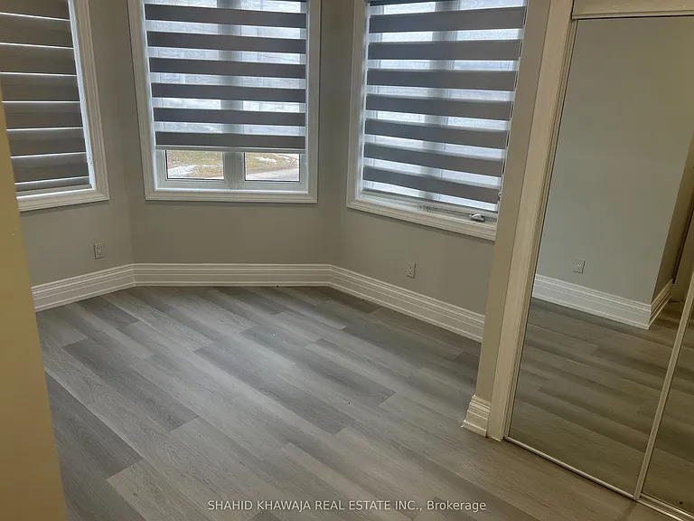 370 Queen St S #C — Photo 7