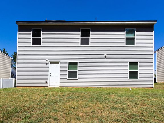 3rd image of 706 Dove Tree Ln