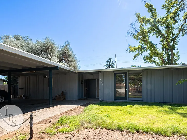 4096 N Sherman St — Photo 17