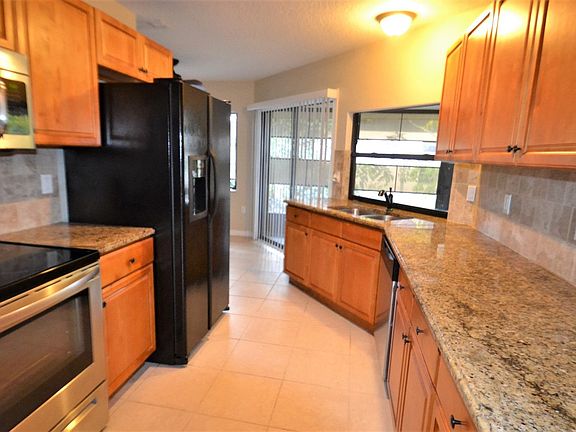 4th image of 845 Alderwood Way