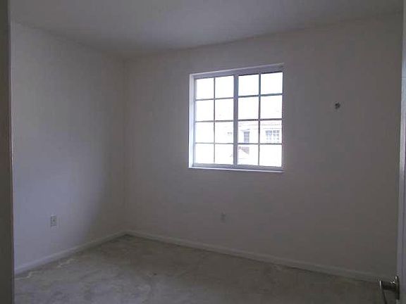 3rd image of 21211 NW 14th Pl APT 627