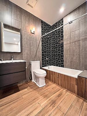 5th image of 2266 Pacific St #1R