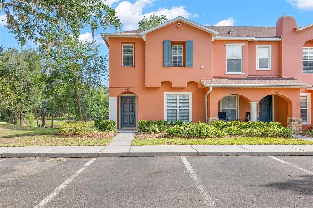 3 bed, 2.5 bath, 1477 sqft, $1,950 — Photo 1