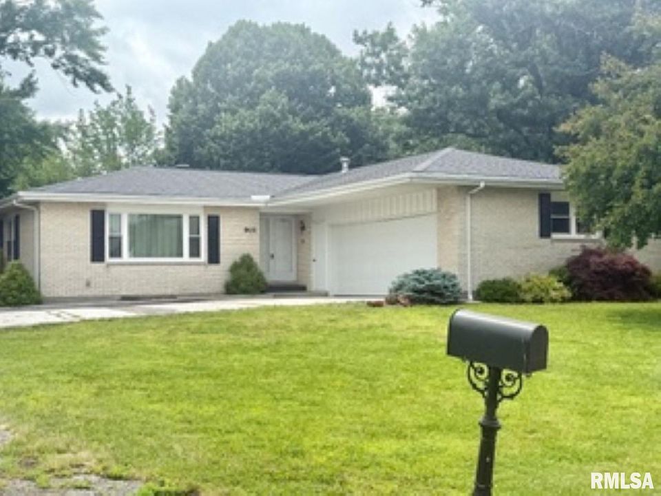 1st image of 901 Crystal Ct