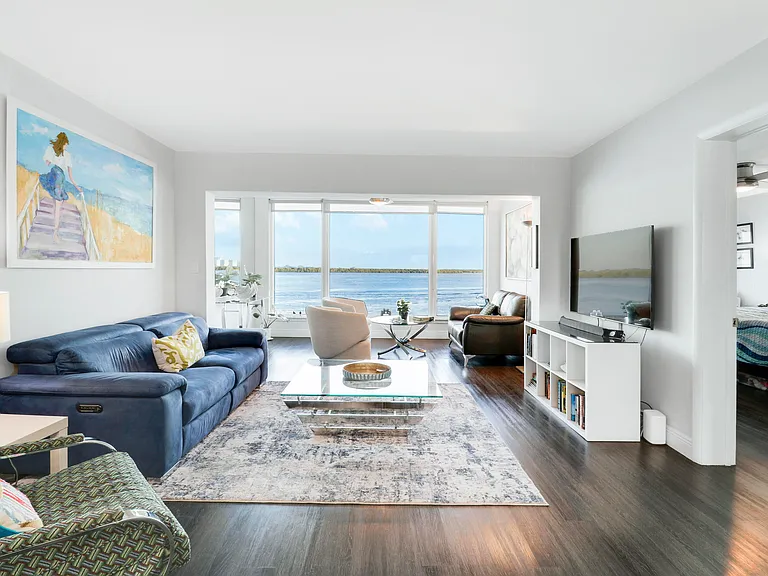 52 Yacht Club Dr #402 — Photo 17