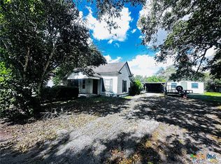 201 Maple St, Yoakum, TX 77995