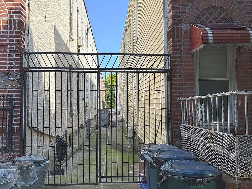 Building Photo 4