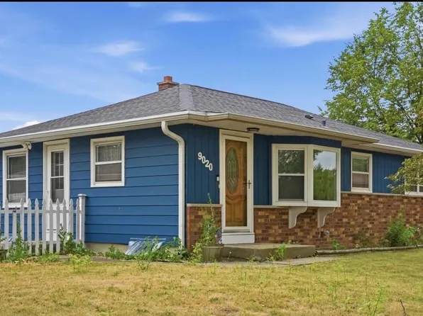 9020 S Chicago STREET, Oak Creek, WI 53154